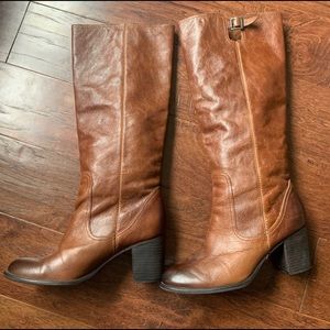 Size 7.5 women’s Vincent Camuto tall brown boots